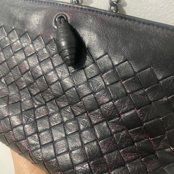 Bottega Veneta Elegant Black Woven Shoulder Bag